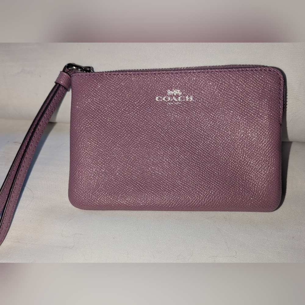 Coach Light Purple Glitter Crossgrain Corner Zip Wristlet. F 15154